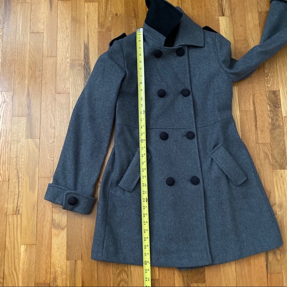 {Via} Grey Peacoat 😍 - Picture 12 of 12